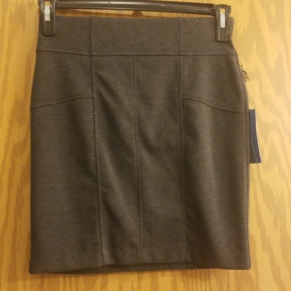 Gray skirt 🍀 3/$10!